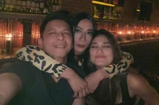 Aming Unggah Foto Bareng...