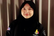 Kisah Tiara, Wisudawan...