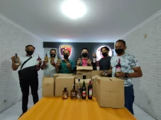 Warung Berkedok Kafe...