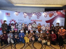 PHI Raih 12 Penghargaan...