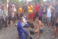Terseret Ombak hingga...