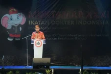 Gubernur Nova Iriansyah...