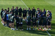 Roberto Mancini Lolos...