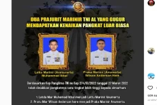 2 Prajurit Marinir yang...