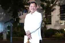 Dipecat dari Keanggotaan...