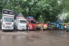 Pedagang Makanan Nyetok...