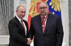 Profil Alisher Usmanov:...