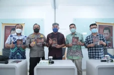 Jenderal Sigit: Buku...
