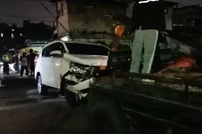 Terobos Perlintasan,...