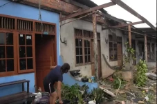 Ratusan Rumah Warga...