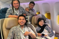 Selama Jalani Umrah,...