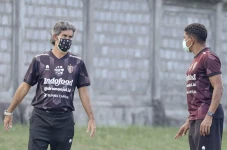 Bali United Pertahankan...