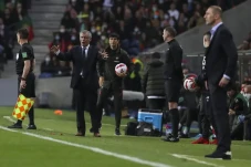 Portugal Lolos Piala...