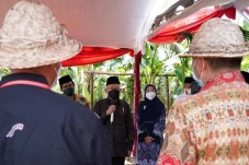 Tebak-tebak Buah Manggis:...