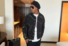 Ronaldinho Ucapkan Salam...