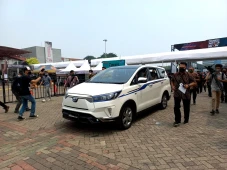 Kijang Innova Listrik...