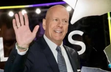 Bikin Bruce Willis Pensiun...