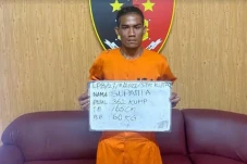Apes! Tepergok Curi...