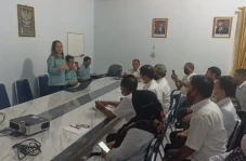 Prioritaskan Warga Lokal,...