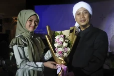 Ingin Ada Regenerasi,...