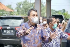 Ketua Komisi Kejaksaan...