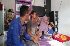 Bocah di Muara Enim...