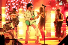 Buka Grammy Awards 2022,...