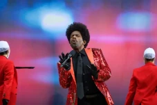 The Weeknd Bawa Pulang...