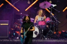 Foo Fighters Menyapu...