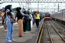 Beroperasi hingga Pukul...