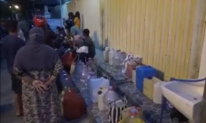 Demi Minyak Goreng,...