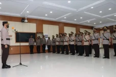 Belasan Perwira Polres...