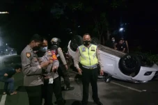 Hilang Kendali, Mobil...
