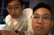 Biodata dan Agama Fakarich,...