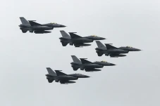 AS Jual 8 Jet Tempur...