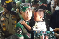 Tangis Jenderal Dudung...