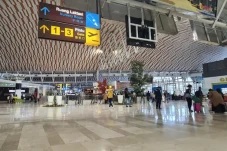 Bandara Sultan Hasanuddin...