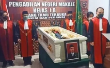 Jenazah Hakim PN Makale...