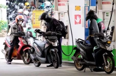 Pertalite Kosong Berjamaah,...