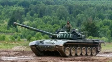 Ukraina Terima Tank...