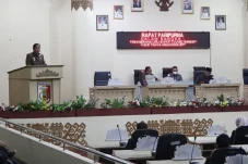 Rapat Paripurna DPRD,...