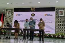 Bank Sulselbar Kucurkan...