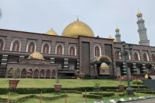 Megahnya Masjid Kubah...