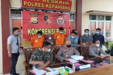 Tak Mau Tangggung Jawab,...