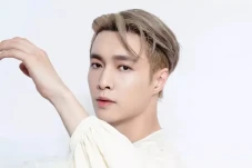 Lay Keluar dari SM Entertainment...