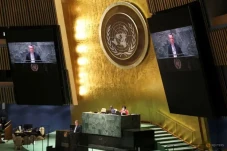 Majelis Umum PBB Tangguhkan...