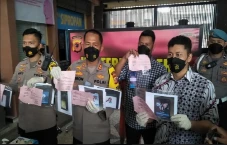 Edan! Pria Ini Perdaya...