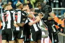Newcastle vs Wolves:...