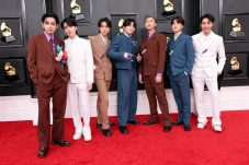 BTS Masuk 7 Nominasi...