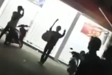 Viral Penyerangan Sekelompok...